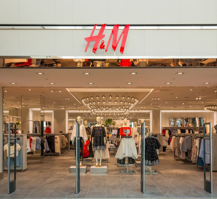 An entrance to a H&M store
